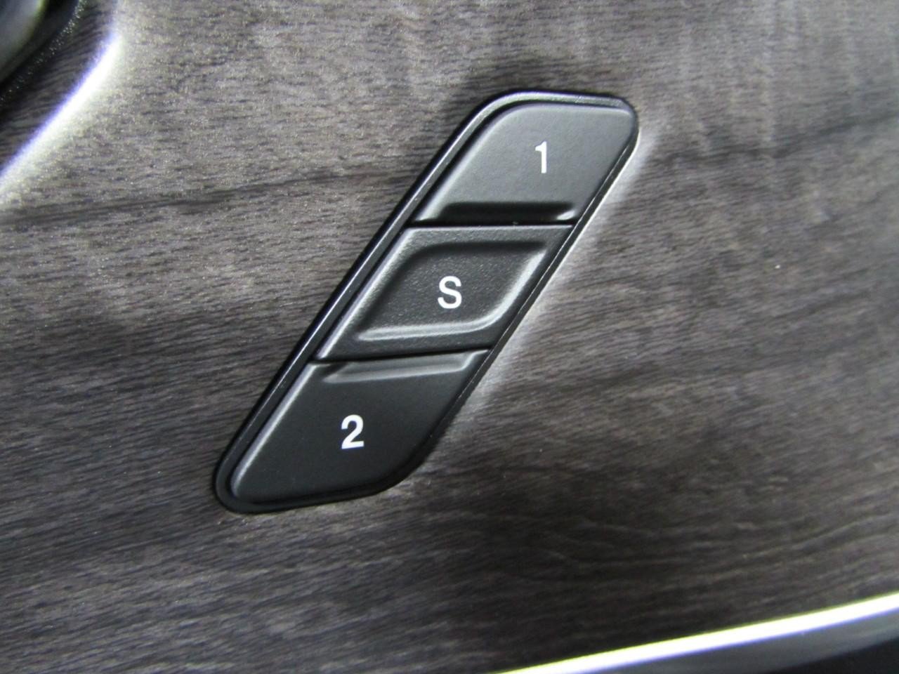Used 2024 Jeep Grand Cherokee Limited w/ Black Appearance Package AWD/4WD image 21