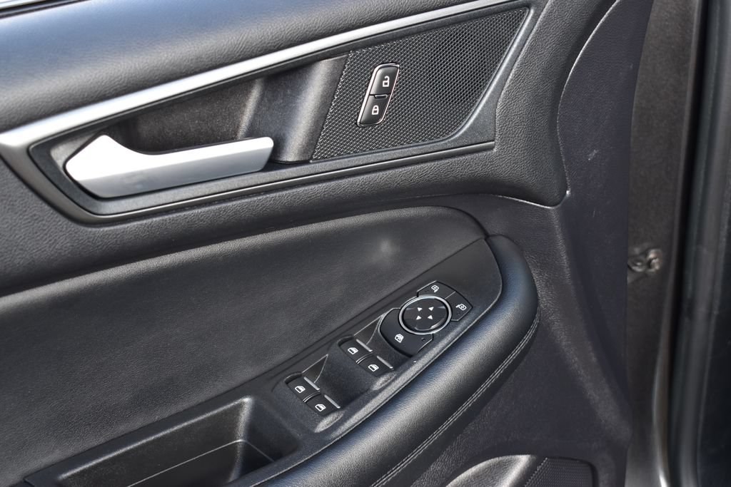 Certified 2020 Ford Edge SE FWD image 26