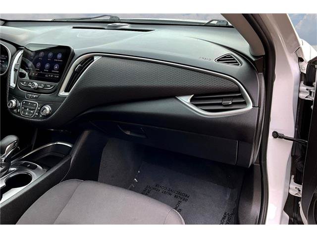 Used 2022 Chevrolet Malibu LT FWD image 28