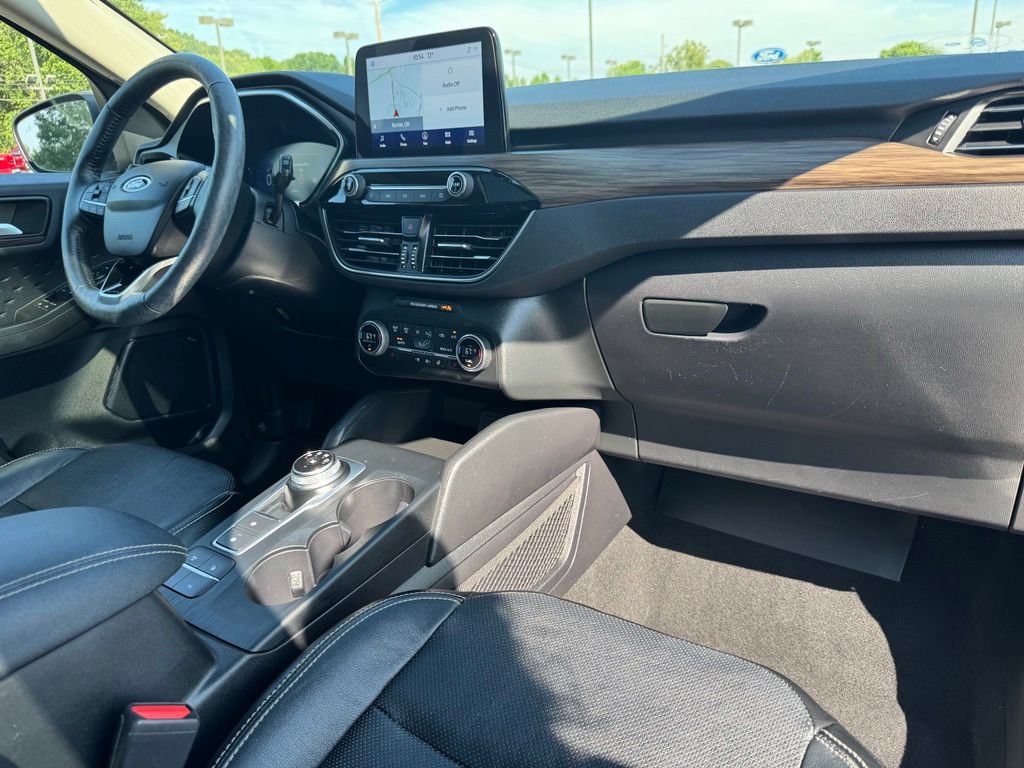 Certified 2020 Ford Escape Titanium AWD/4WD image 18