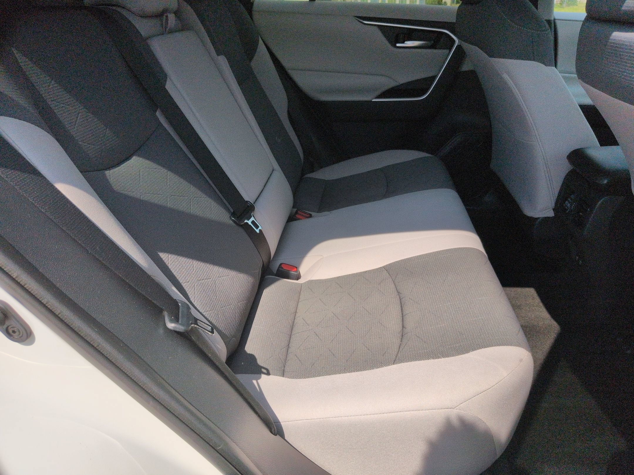 Used 2019 Toyota RAV4 XLE FWD image 34