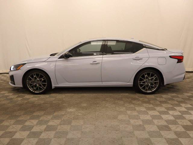 Used 2023 Nissan Altima 2.0 SR FWD image 26