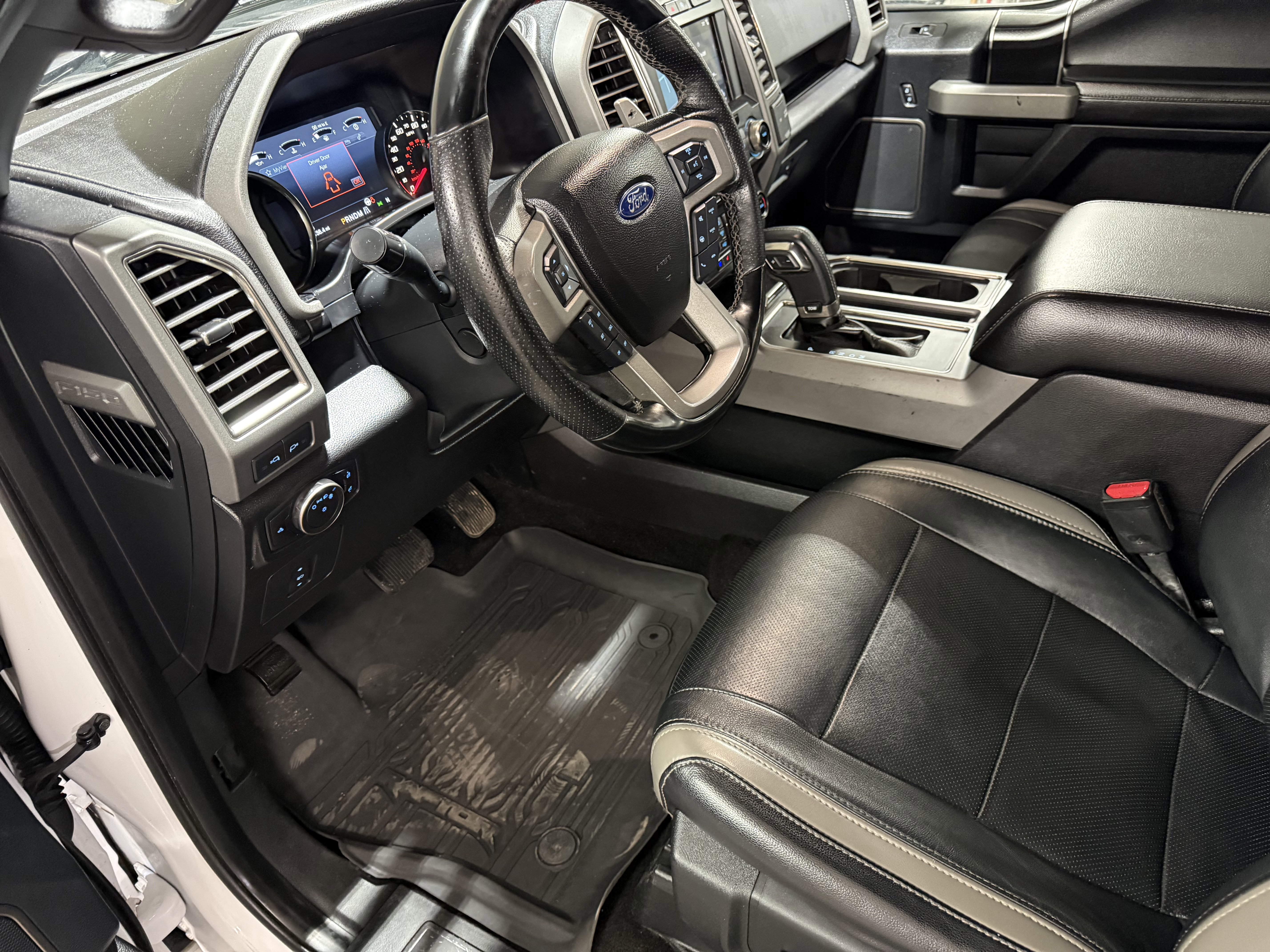 Certified 2017 Ford F150 Raptor w/ Equipment Group 802A Luxury image 17