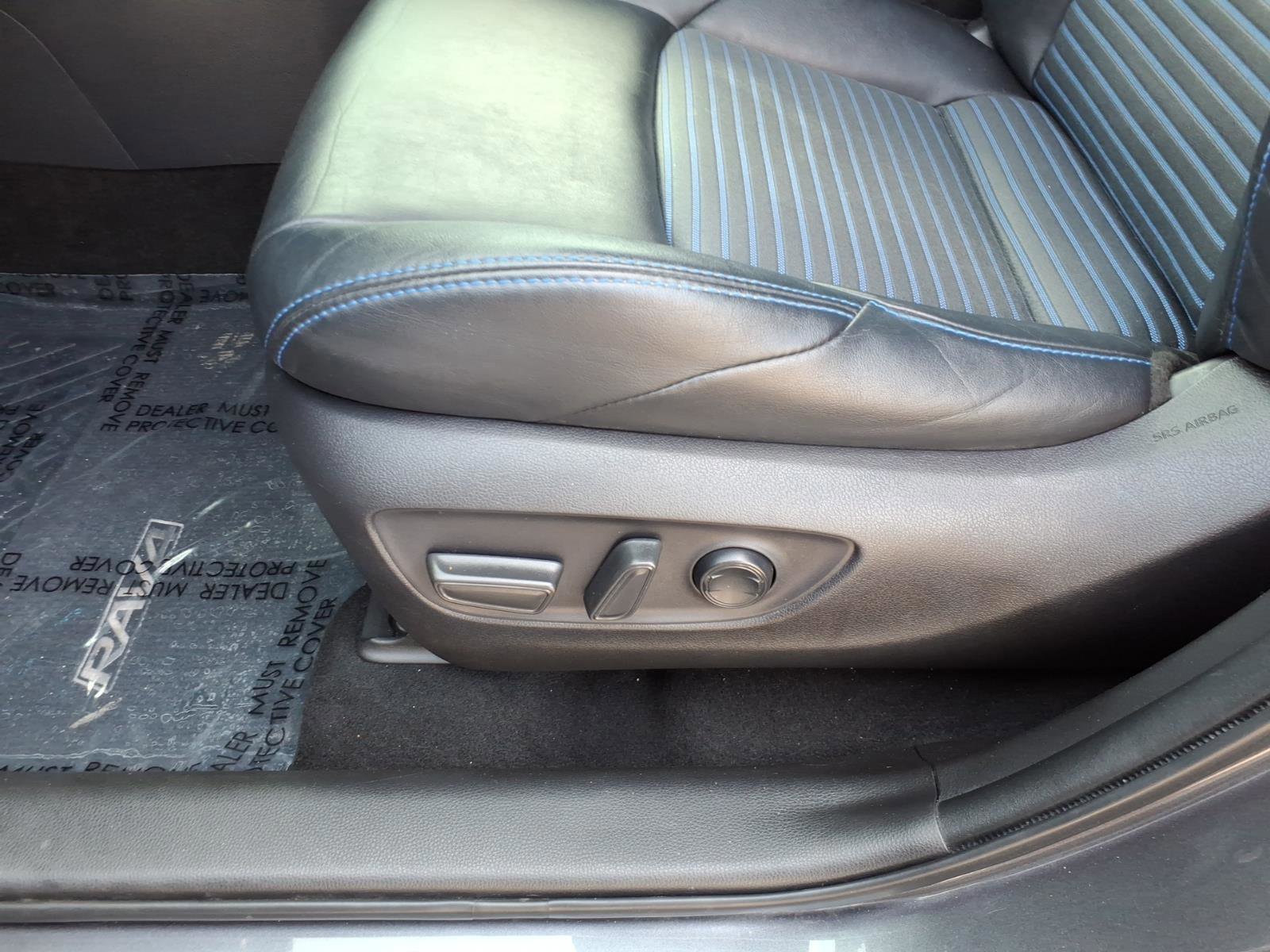 Used 2019 Toyota RAV4 XSE w/ XSE Weather Package AWD/4WD image 13