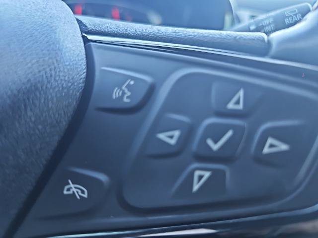 Used 2022 Chevrolet Equinox RS w/ Infotainment Package FWD image 18