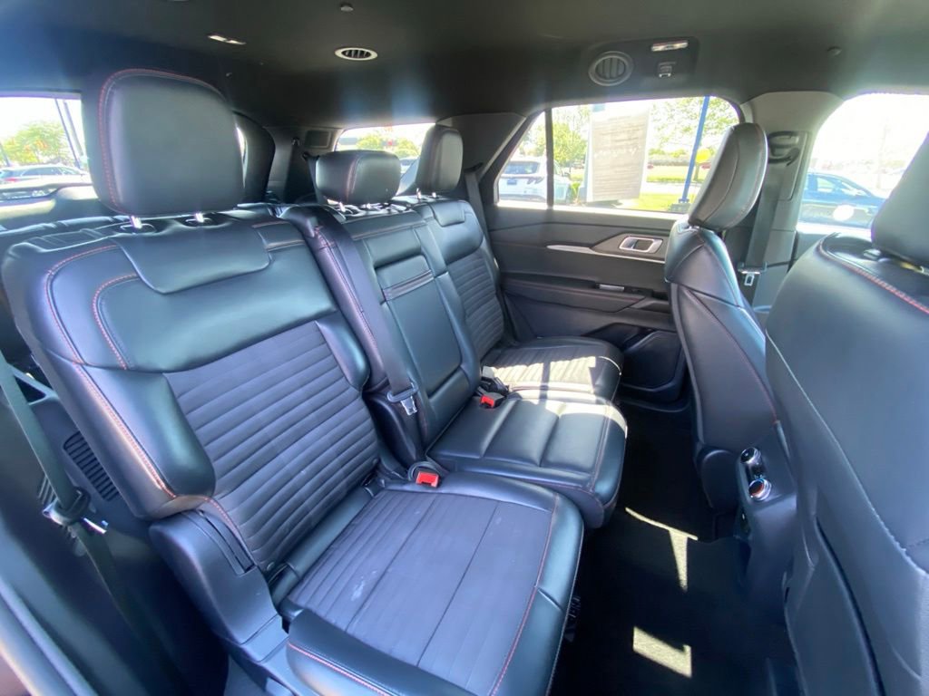Certified 2025 Ford Explorer ST-Line w/ ST-Line Street Pack AWD/4WD image 46
