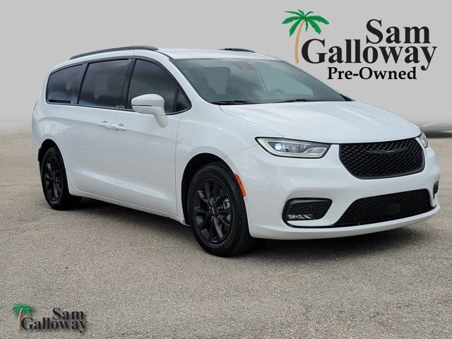 Used 2021 Chrysler Pacifica Touring-L w/ Premium & Safety Sphere Group FWD image 1