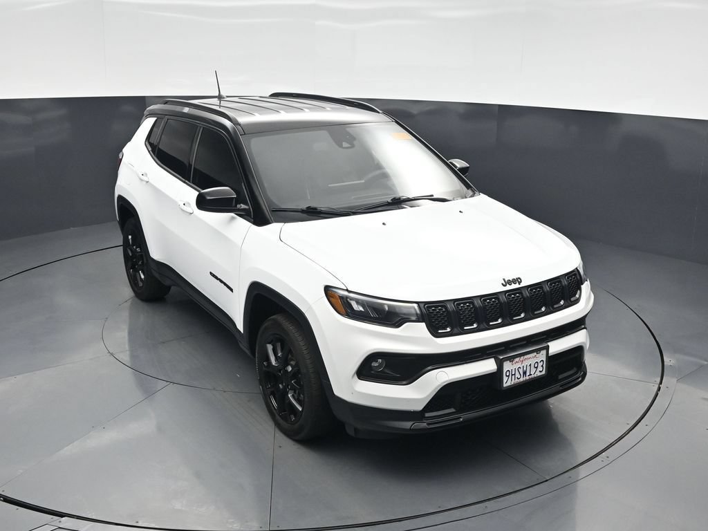 Used 2023 Jeep Compass Latitude AWD/4WD image 34