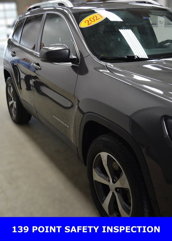 Used 2021 Jeep Cherokee Limited w/ Trailer Tow Group AWD/4WD image 8