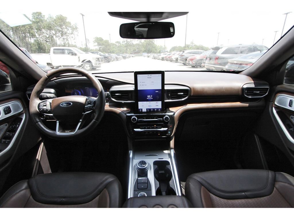 Certified 2023 Ford Explorer King Ranch w/ Technology Package AWD/4WD image 13