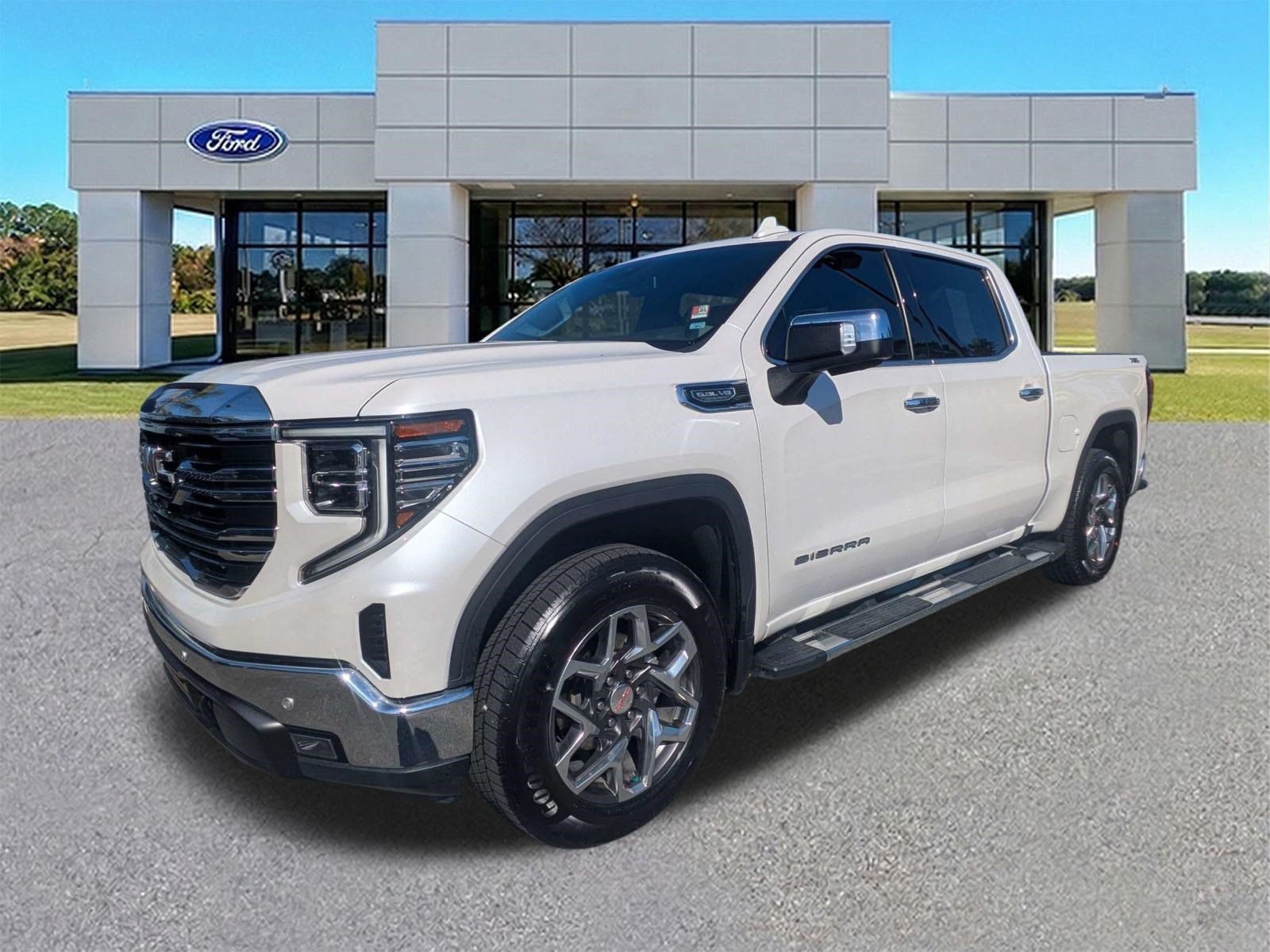 Used 2024 GMC Sierra 1500 SLT w/ SLT Premium Plus Package AWD/4WD image 6