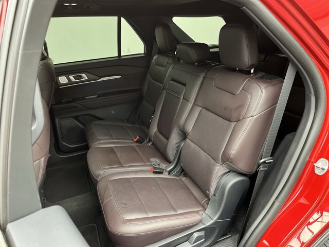 Certified 2025 Ford Explorer Platinum AWD/4WD image 14
