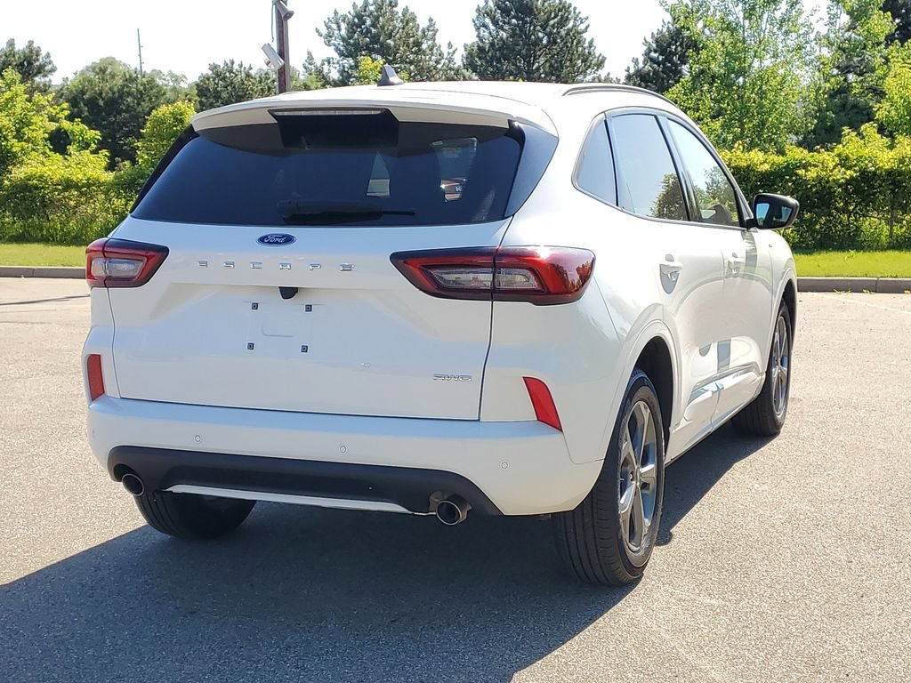 Certified 2023 Ford Escape ST-Line w/ Tech Pack #1 AWD/4WD image 4