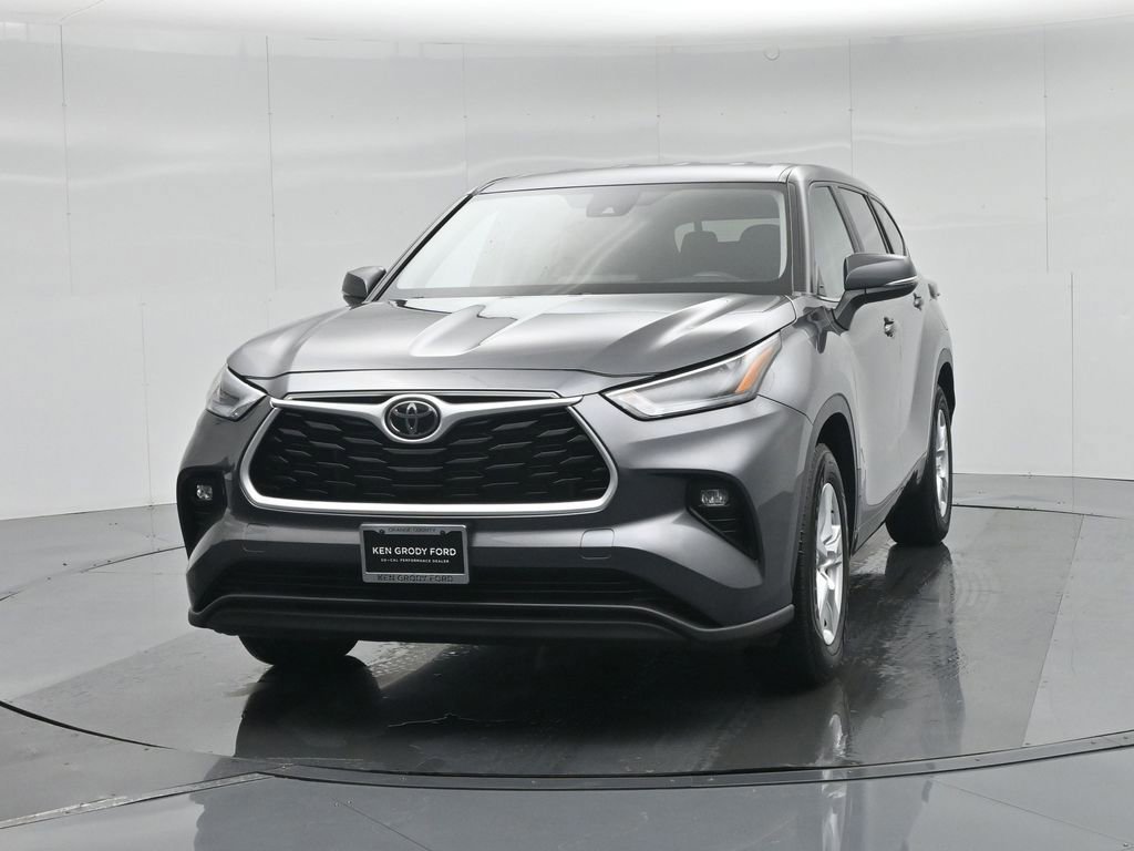 Used 2024 Toyota Highlander LE image 28