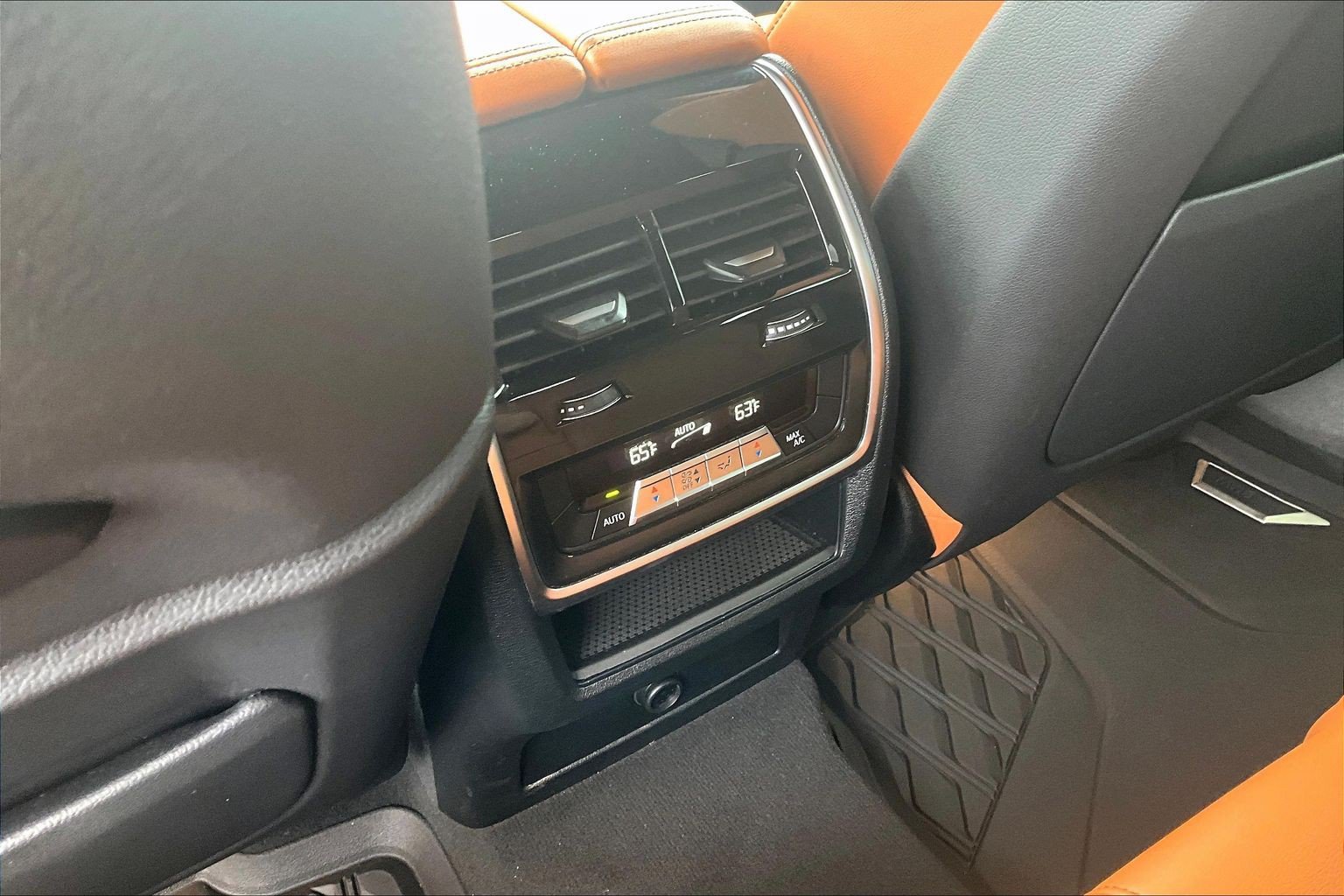 Used 2023 BMW X6 M50i w/ Executive Package AWD/4WD image 33