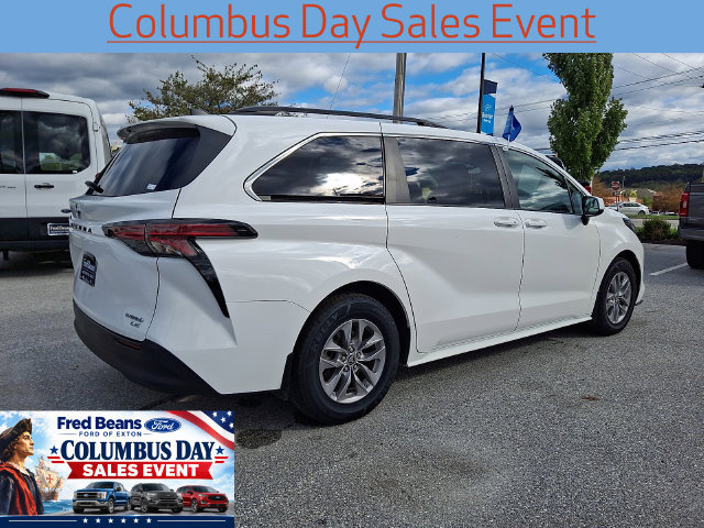 Used 2022 Toyota Sienna LE FWD image 11