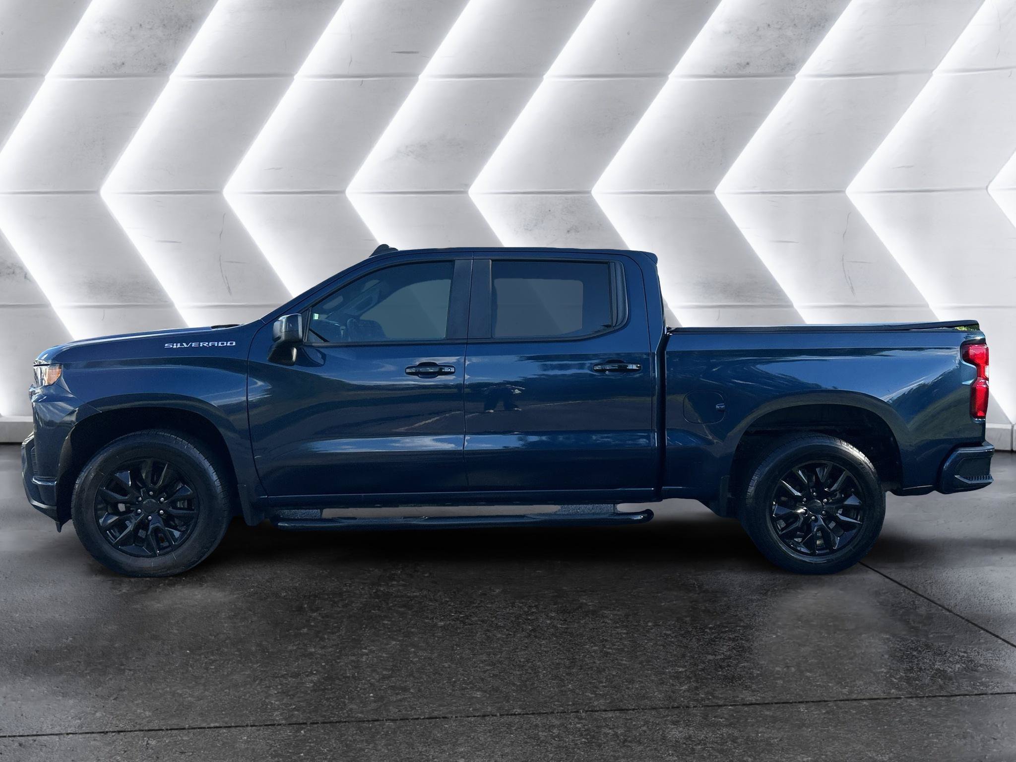 Used 2019 Chevrolet Silverado 1500 Custom w/ Custom Value Package RWD image 4