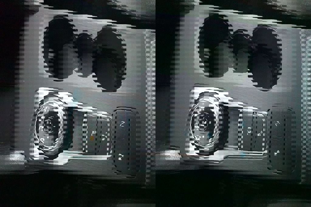 Certified 2020 Ford Escape SE image 16