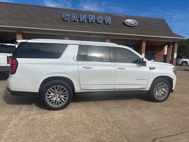 Used 2023 GMC Yukon XL Denali AWD/4WD image 6