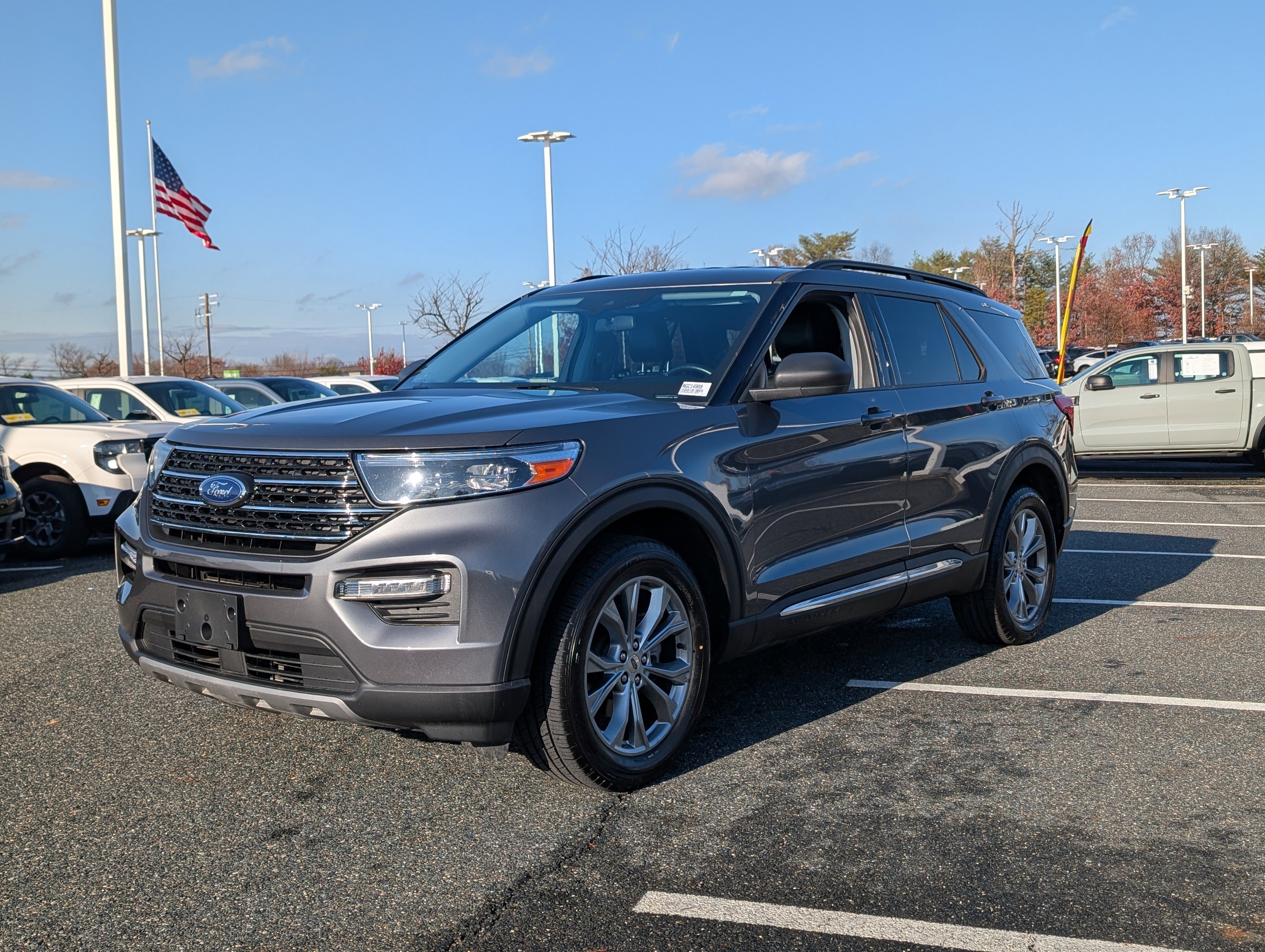 Certified 2022 Ford Explorer XLT w/ Equipment Group 202A image 7