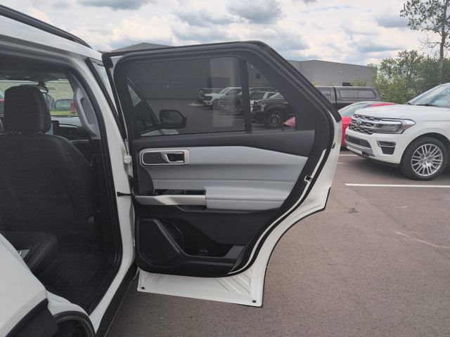 Certified 2023 Ford Explorer XLT w/ Equipment Group 202A AWD/4WD image 17