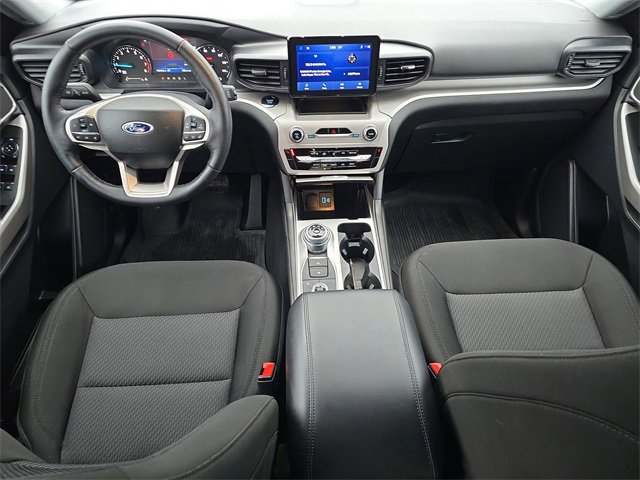 Certified 2024 Ford Explorer XLT image 32