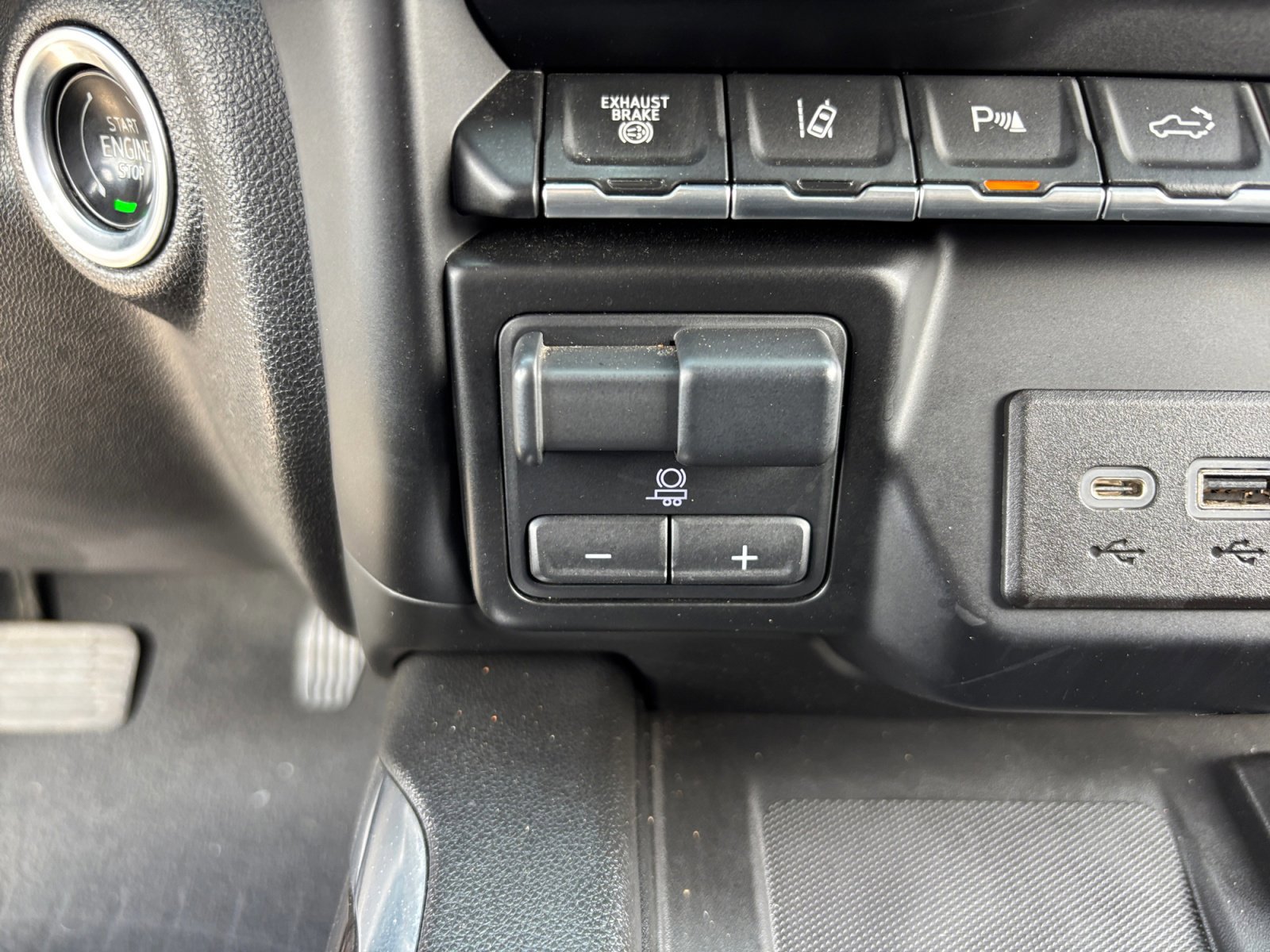 Used 2021 Chevrolet Silverado 2500 LTZ w/ LTZ Premium Package image 30