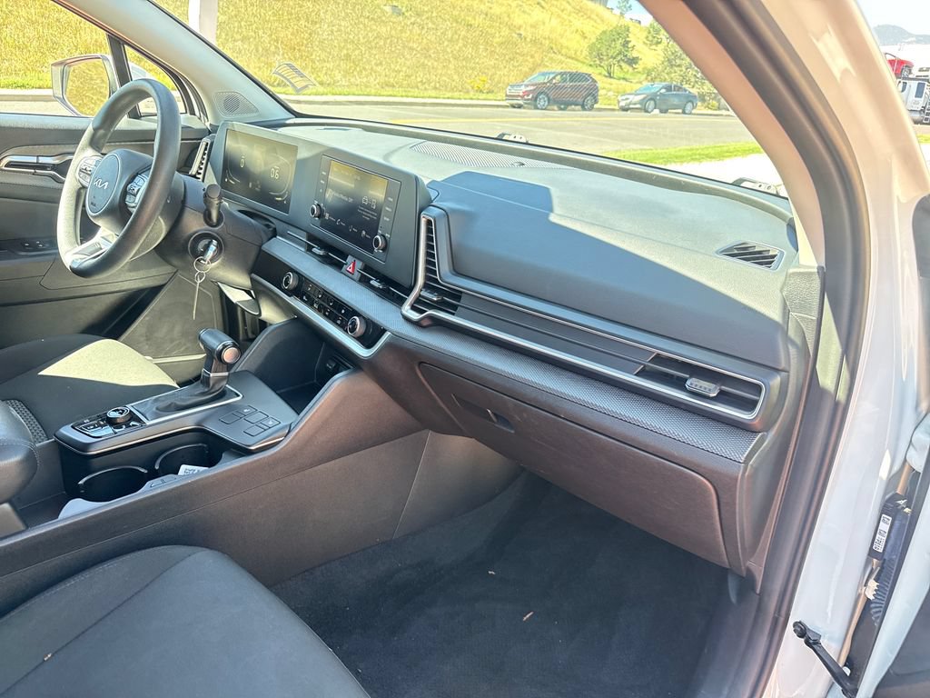 Used 2024 Kia Sportage LX AWD/4WD image 30