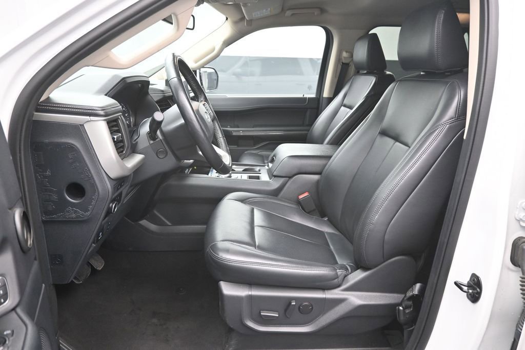 Certified 2024 Ford Expedition XLT RWD image 18