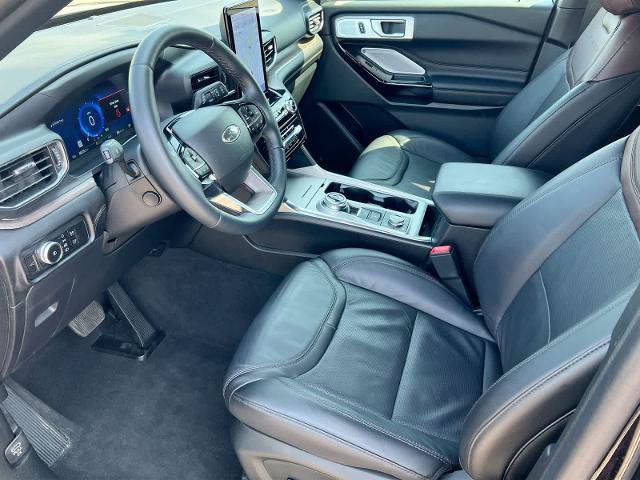 Certified 2023 Ford Explorer Platinum w/ Technology Package AWD/4WD image 10