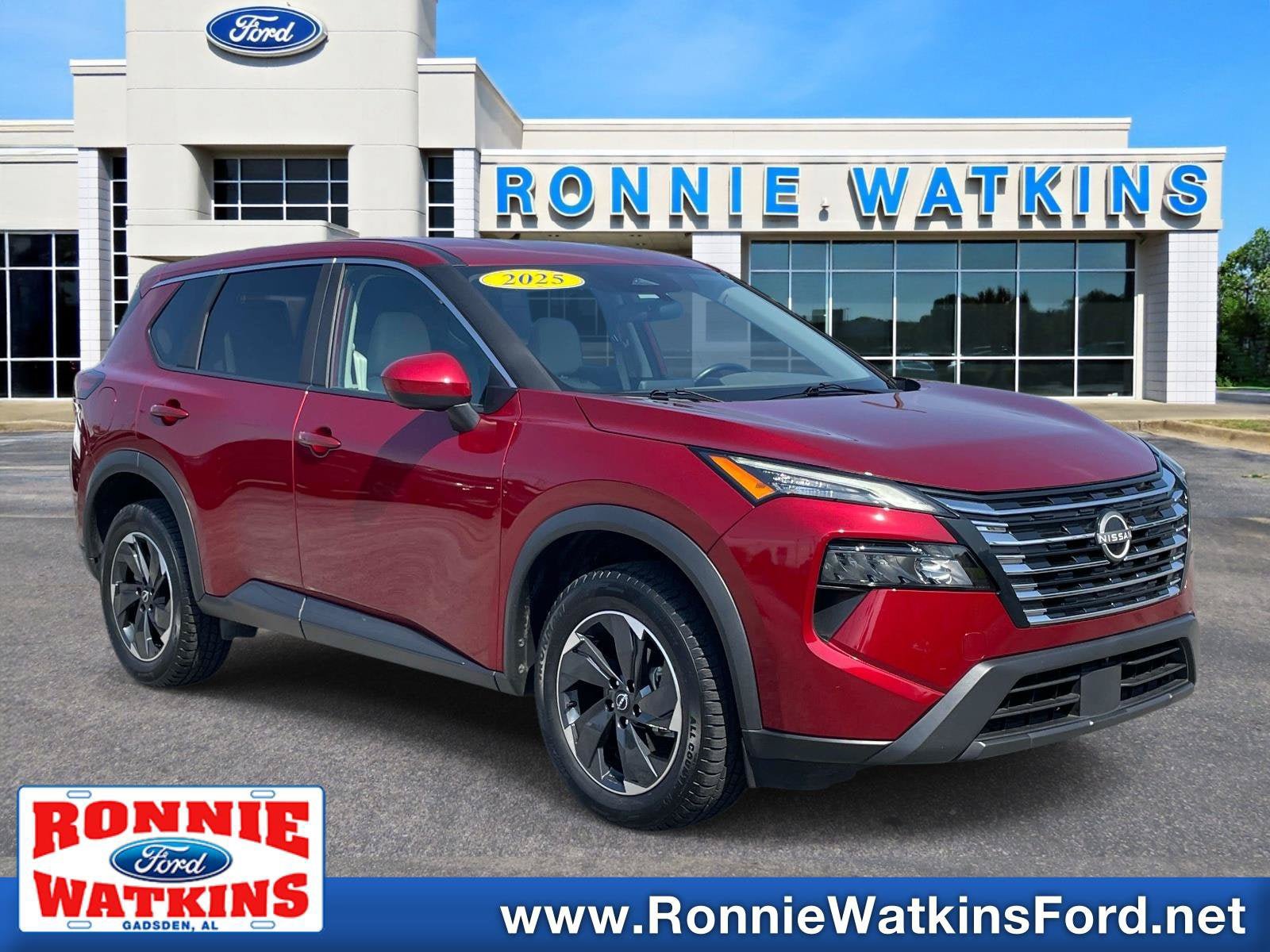 Used 2025 Nissan Rogue SV AWD/4WD image 1