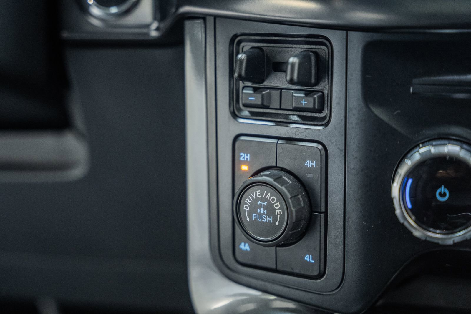 Certified 2023 Ford F150 Lariat w/ Equipment Group 502A High image 34