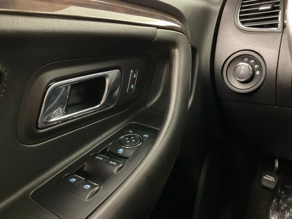 Certified 2018 Ford Taurus Limited image 21
