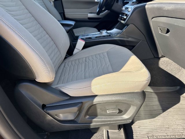 Certified 2020 Ford Explorer XLT w/ Comfort Package RWD image 13