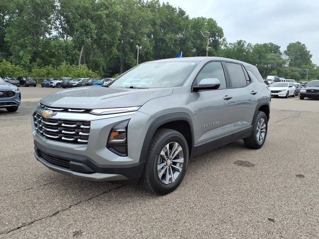 Used 2026 Chevrolet Equinox LT w/ Convenience Package II FWD image 3