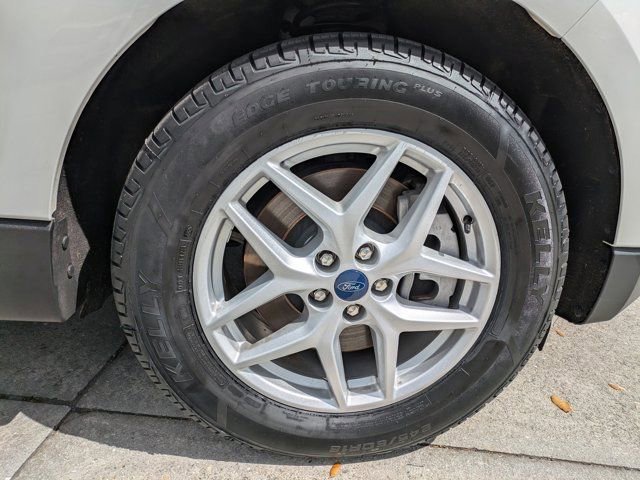 Certified 2022 Ford Edge SEL w/ Convenience Package AWD/4WD image 10