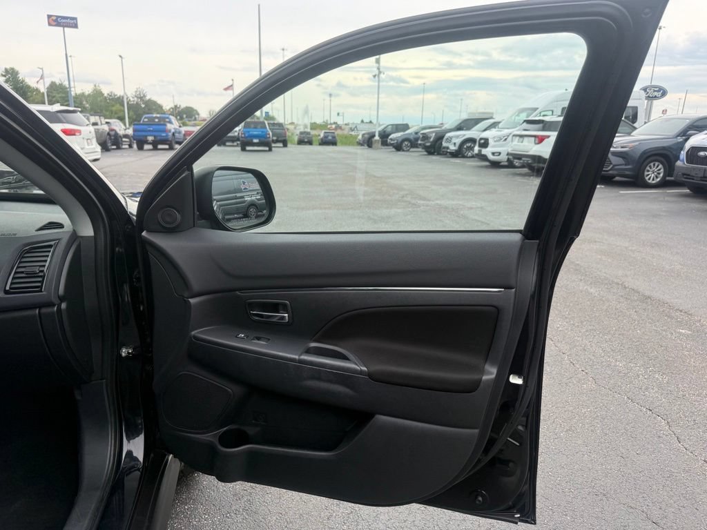 Used 2021 Mitsubishi Outlander Sport LE AWD/4WD image 55