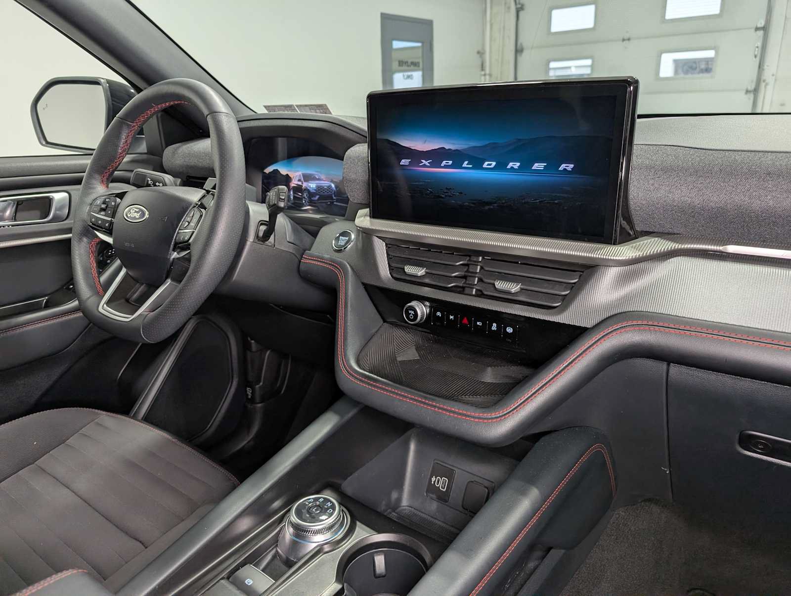 Certified 2026 Ford Explorer ST-Line w/ ST-Line Street Pack AWD/4WD image 43