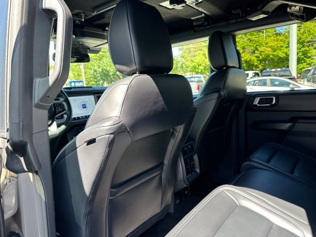 Certified 2025 Ford Bronco Outer Banks w/ Sasquatch Package AWD/4WD image 31