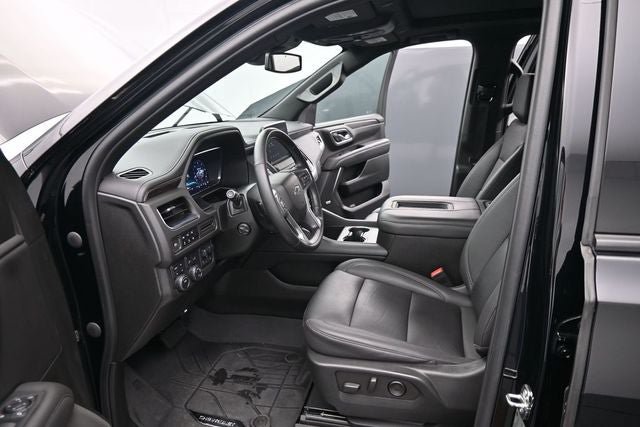 Used 2023 Chevrolet Tahoe Z71 w/ Luxury Package AWD/4WD image 21