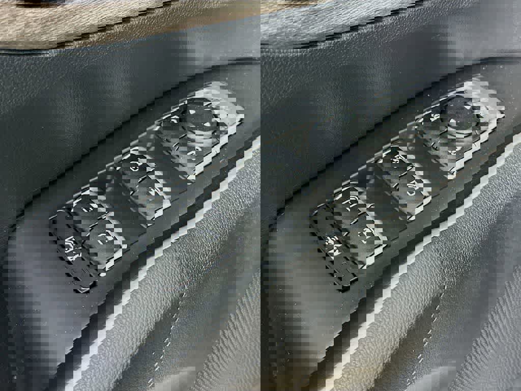 Used 2022 Kia Sorento S w/ Panoramic Sunroof Package image 30