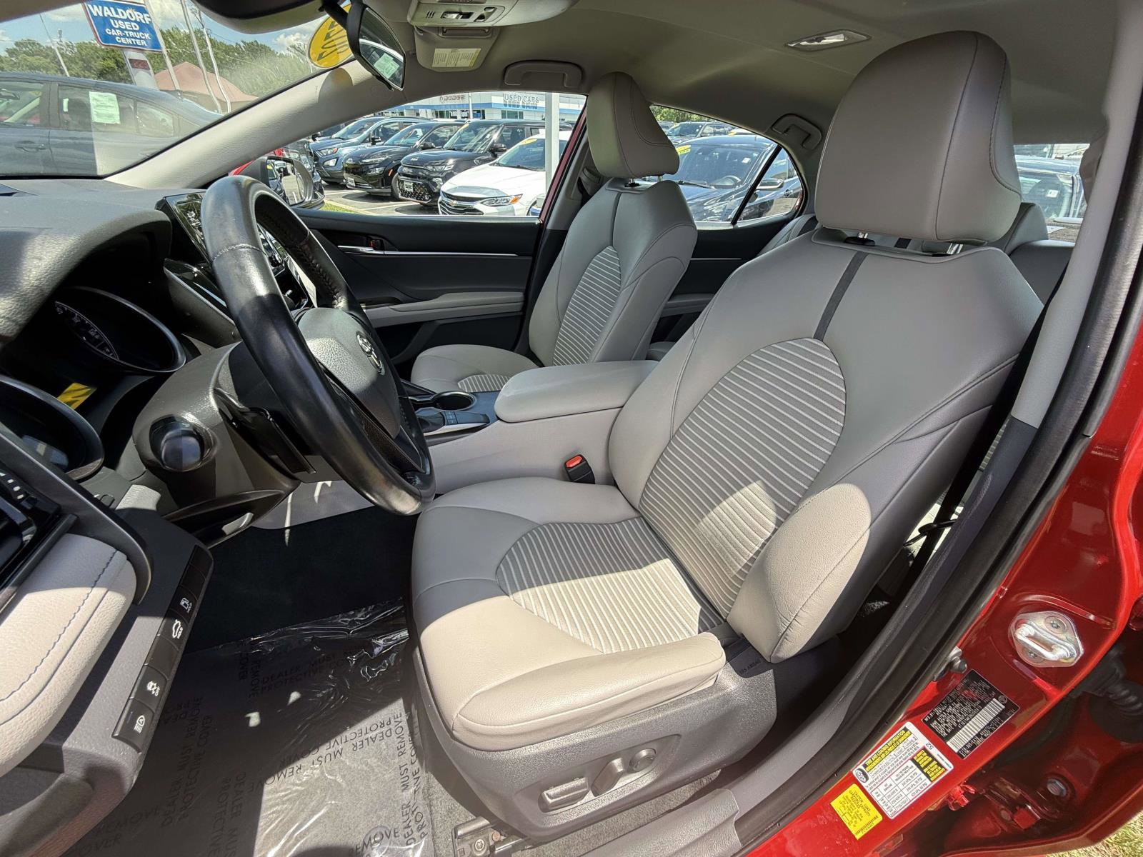 Used 2022 Toyota Camry SE FWD image 25