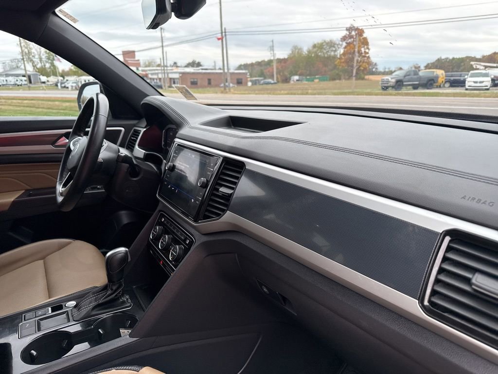 Used 2022 Volkswagen Atlas Cross Sport SE image 23