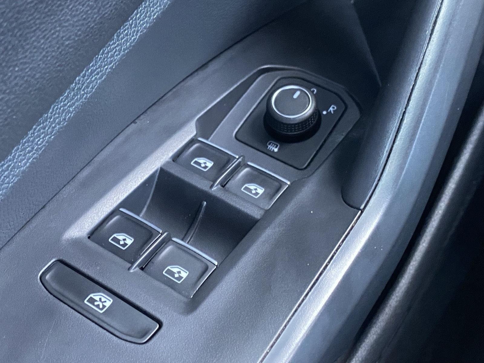 Used 2024 Volkswagen Jetta GLI 40th Anniversary Edition FWD image 19