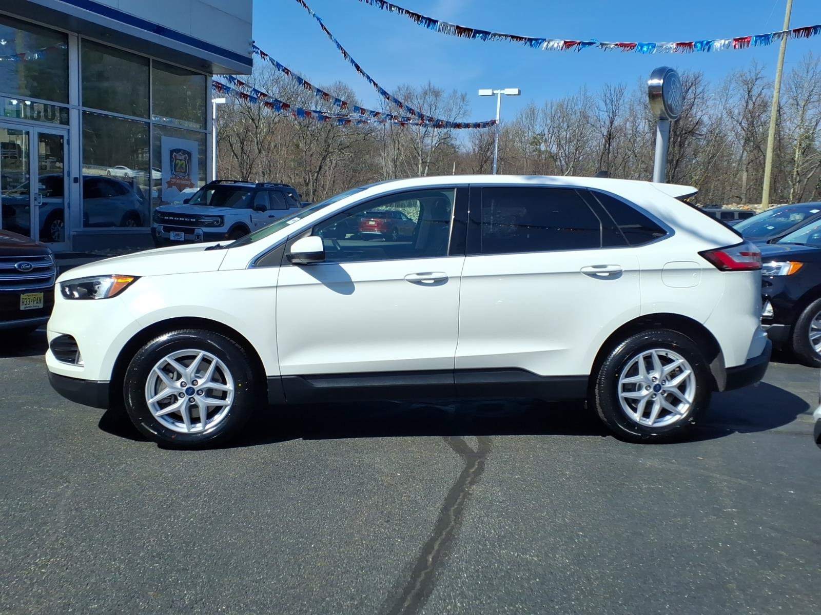 Certified 2022 Ford Edge SEL w/ Convenience Package AWD/4WD image 5