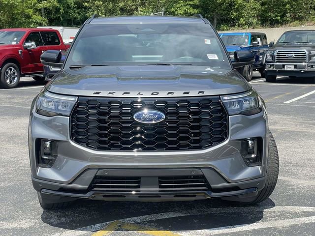 Certified 2026 Ford Explorer ST-Line w/ ST-Line Street Pack RWD image 9