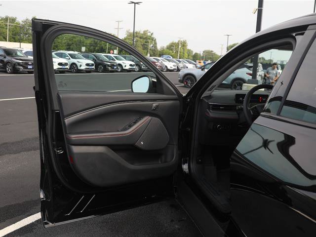 Certified 2025 Ford Mustang Mach-E Premium w/ Sport Appearance Package AWD/4WD image 18