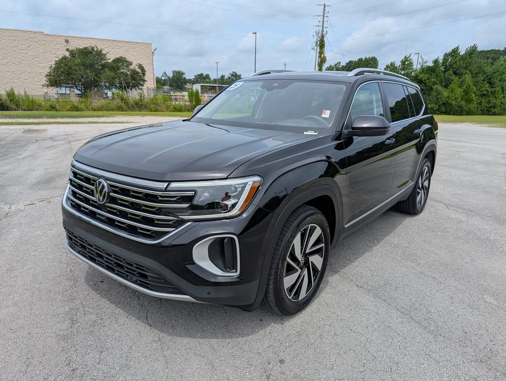 Used 2025 Volkswagen Atlas SEL AWD/4WD image 5