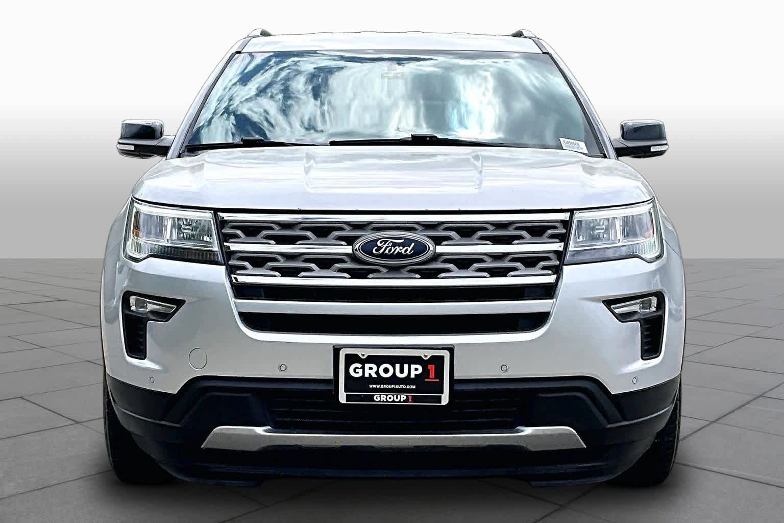Certified 2018 Ford Explorer XLT w/ Equipment Group 201A AWD/4WD image 4