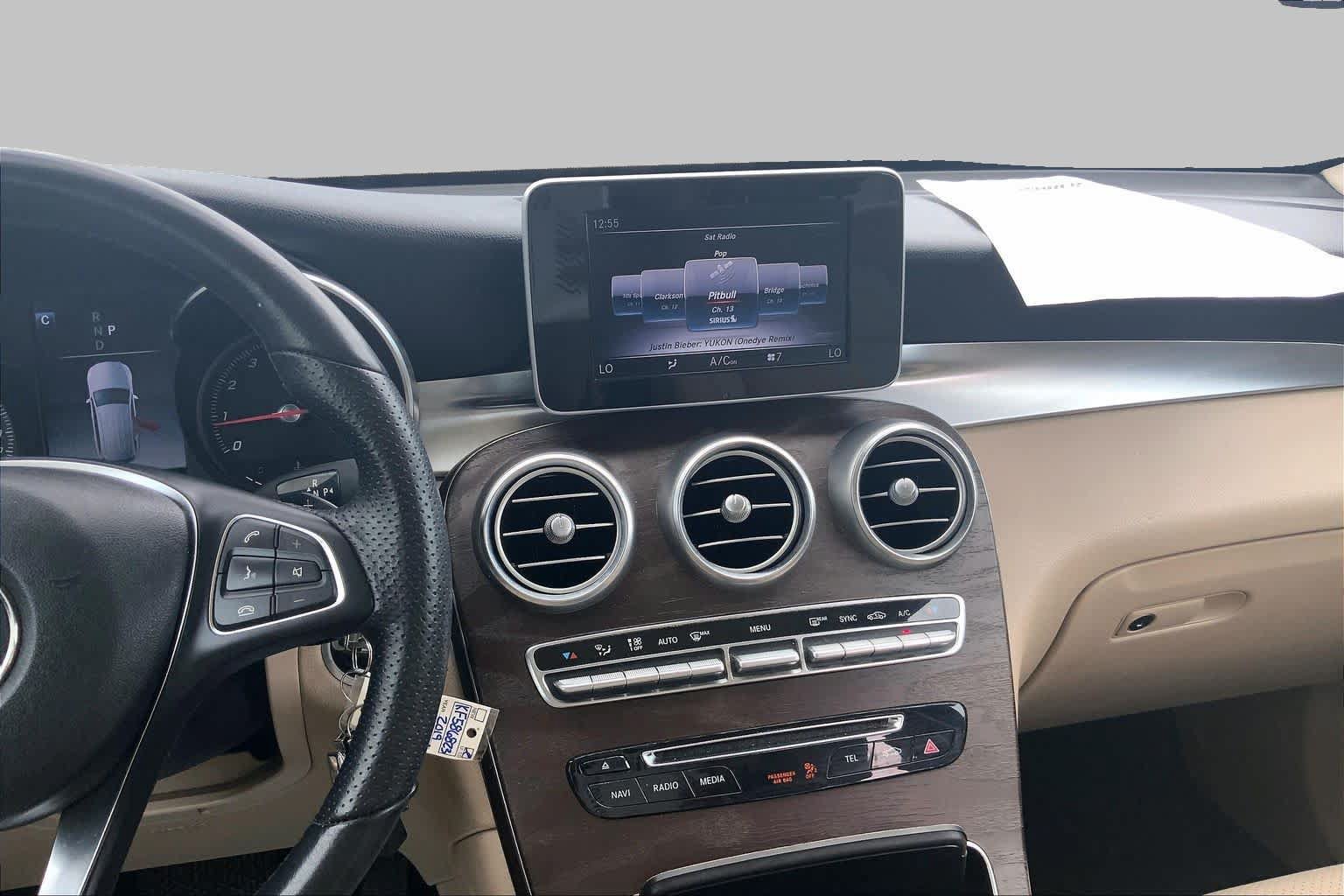 Used 2019 Mercedes-Benz GLC 300 4MATIC image 7